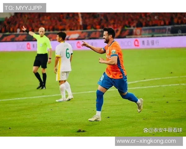 瓦科双响再创佳绩赛季27球追平法比奥展现超强实力