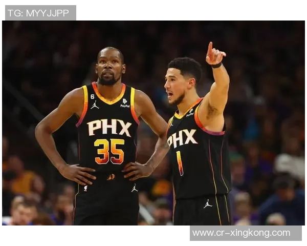 布克强调球队天赋与正确打法的重要性坚持不懈追求胜利