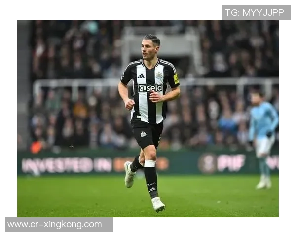 纽卡后卫沙尔合同明年到期或将在冬窗转会离队