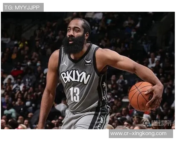 哈克斯替补登场26分钟高效表现14投9中斩获21分3篮板2助攻